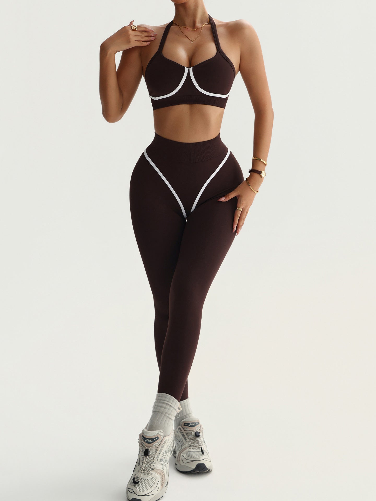 Lila Zen Seamless Color Block Sports Halter Neck Bra with Seam Trim Faux Two-Piece Pants Yoga Set