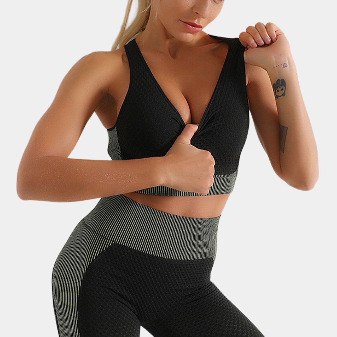 U Plus Size U-Neck Cloud Feel Sports Bra