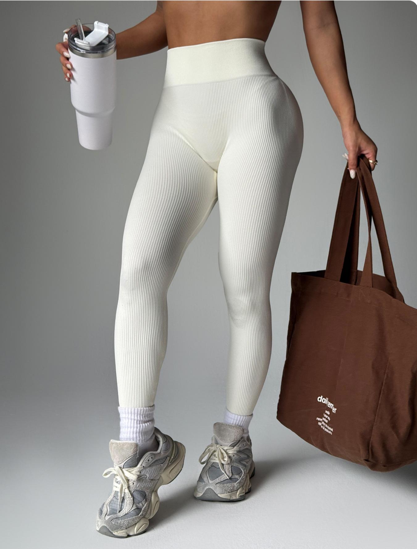 Lila Zen High-Waisted Yoga Pants with Seamless Ribbed Seams and Butt-Lifting Design