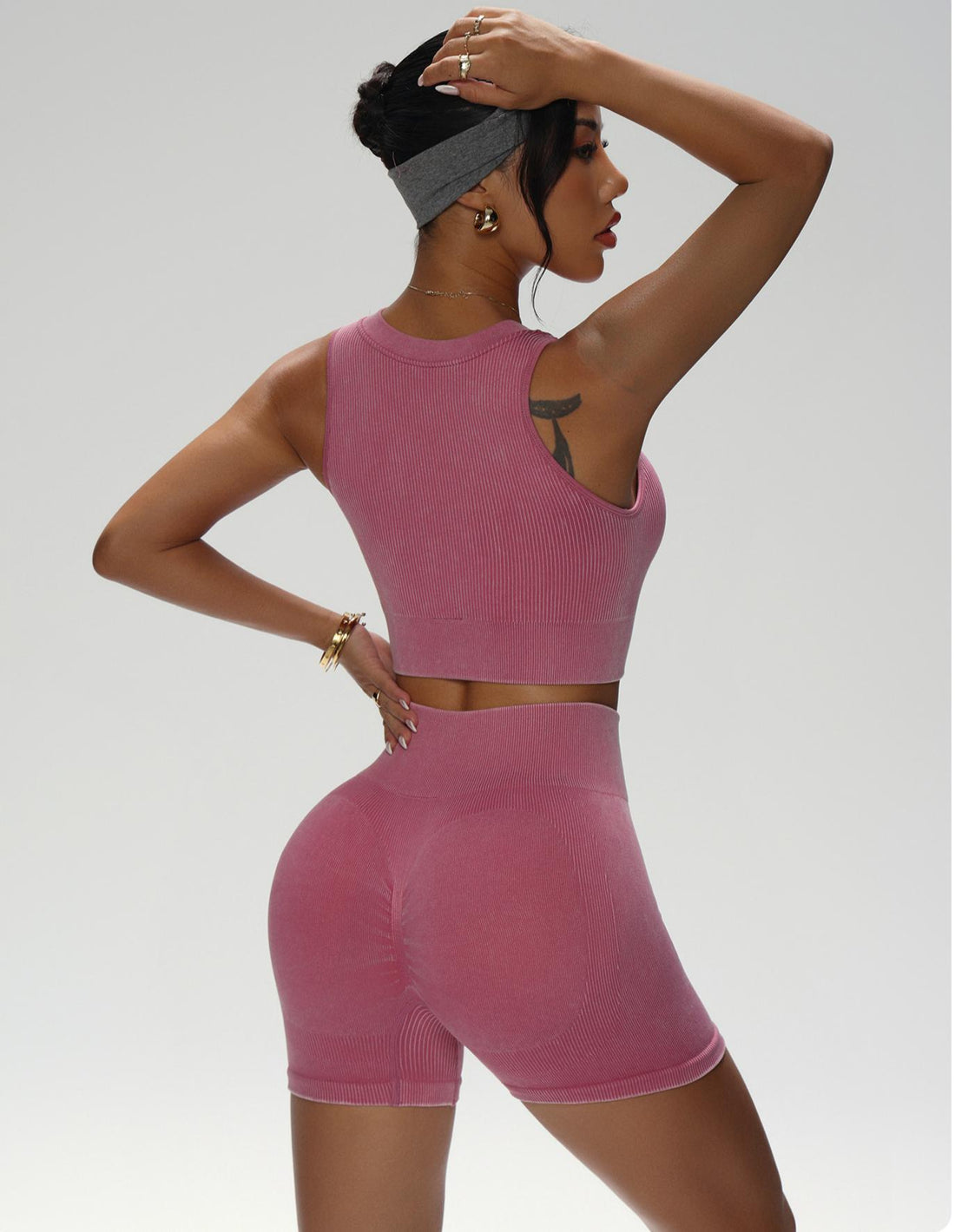 Lila Zen Seamless Sports Bra High Waist Slimming Peach Hip Yoga Shorts Set