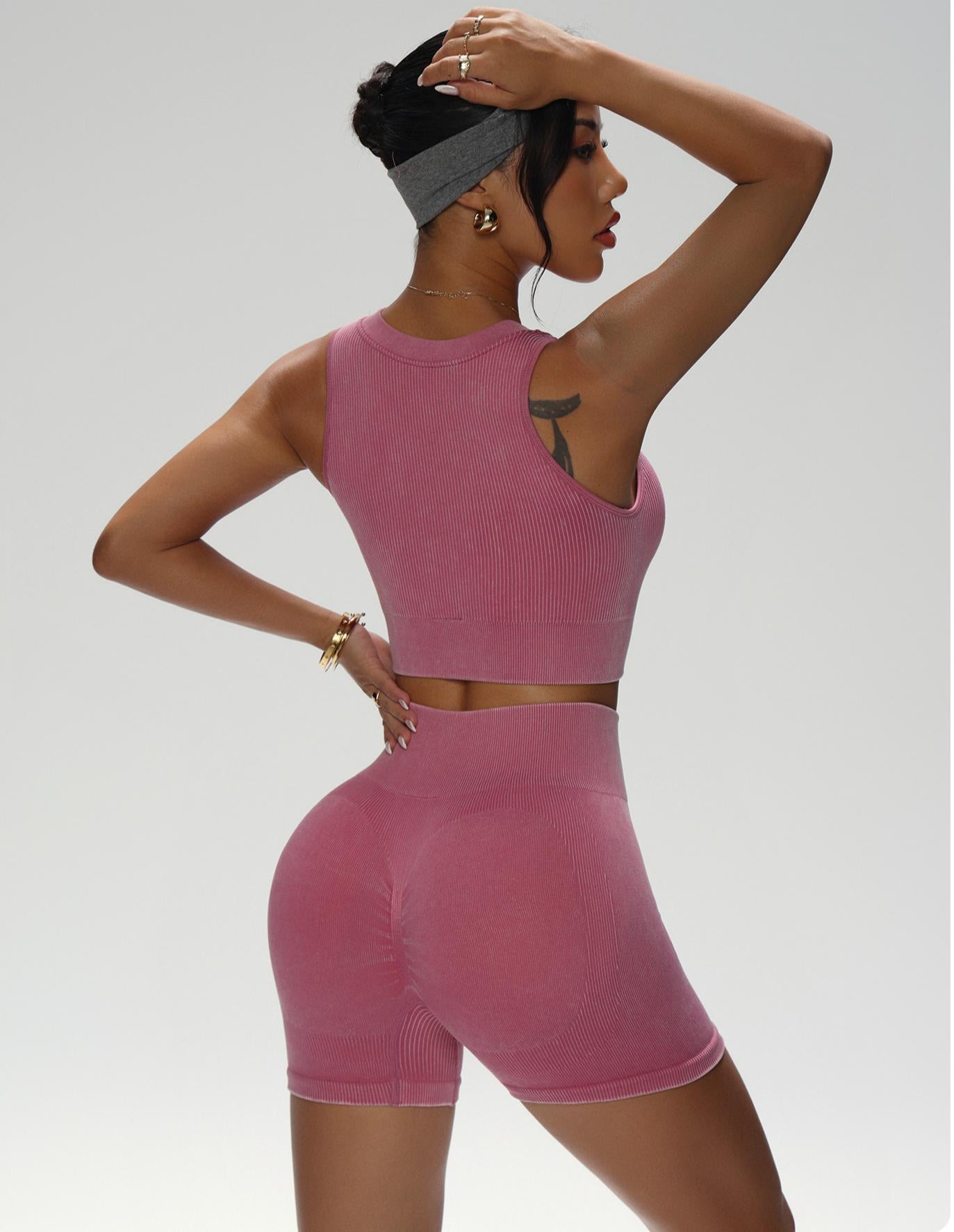 Lila Zen Seamless Sports Bra High Waist Slimming Peach Hip Yoga Shorts Set