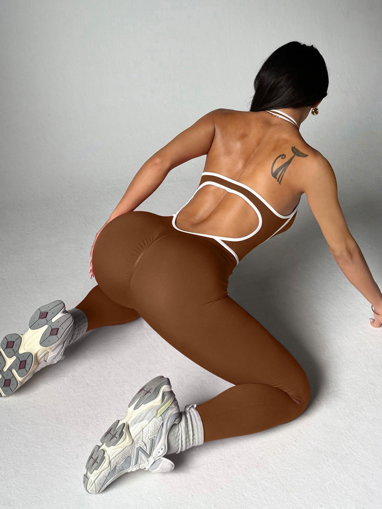 Lila Zen Seamless Fashion Color-Blocked Halter Neck Backless Yoga Sports Bodysuit