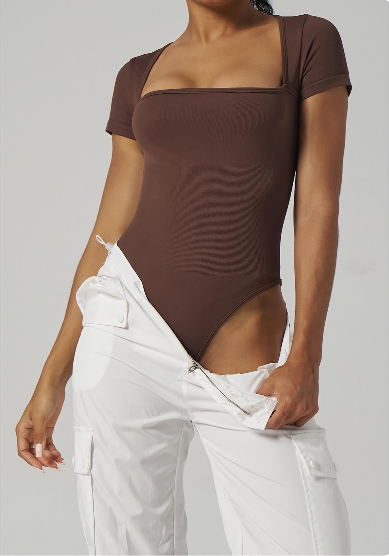 Lila Zen Off-the-shoulder form-fitting short-sleeved yoga bodysuit