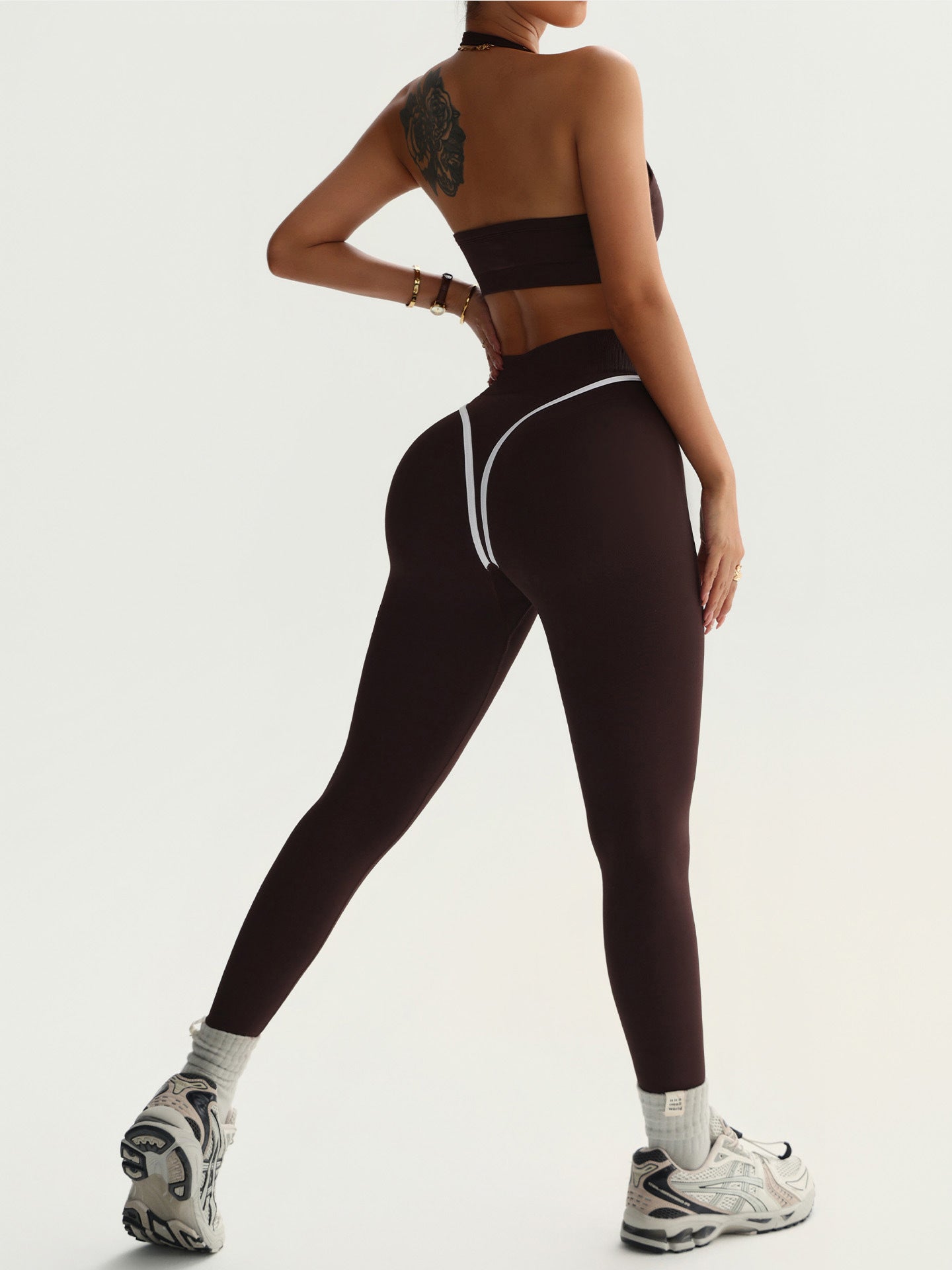 Lila Zen Seamless Color Block Sports Halter Neck Bra with Seam Trim Faux Two-Piece Pants Yoga Set