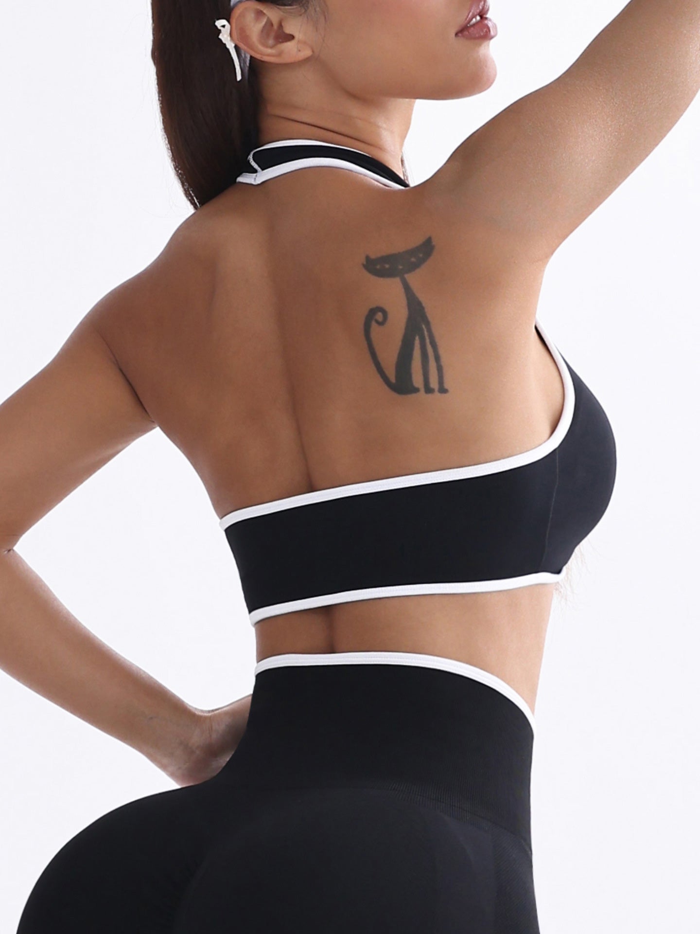 Color-blocked halter neck vest