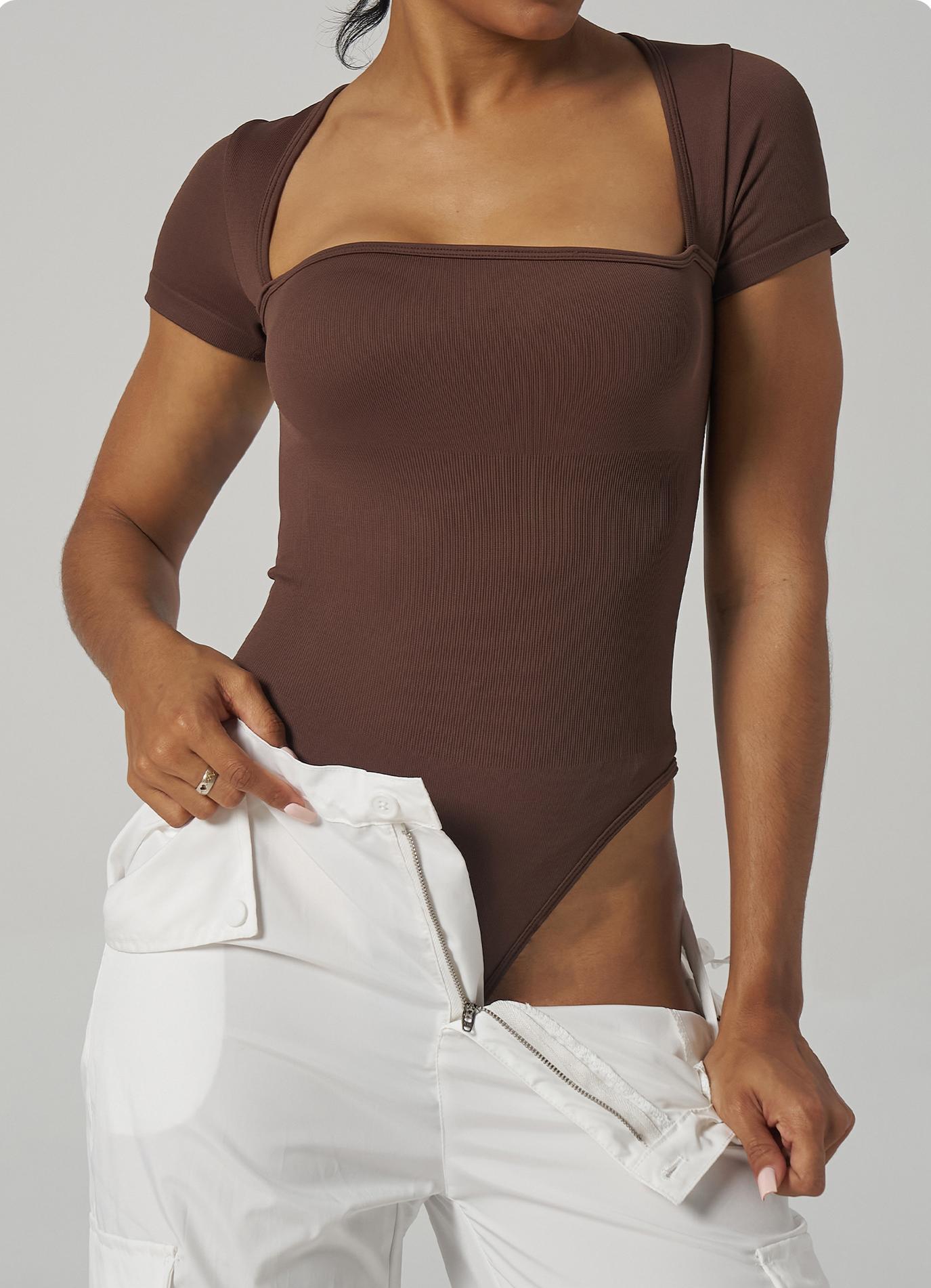 Lila Zen Off-the-shoulder form-fitting short-sleeved yoga bodysuit
