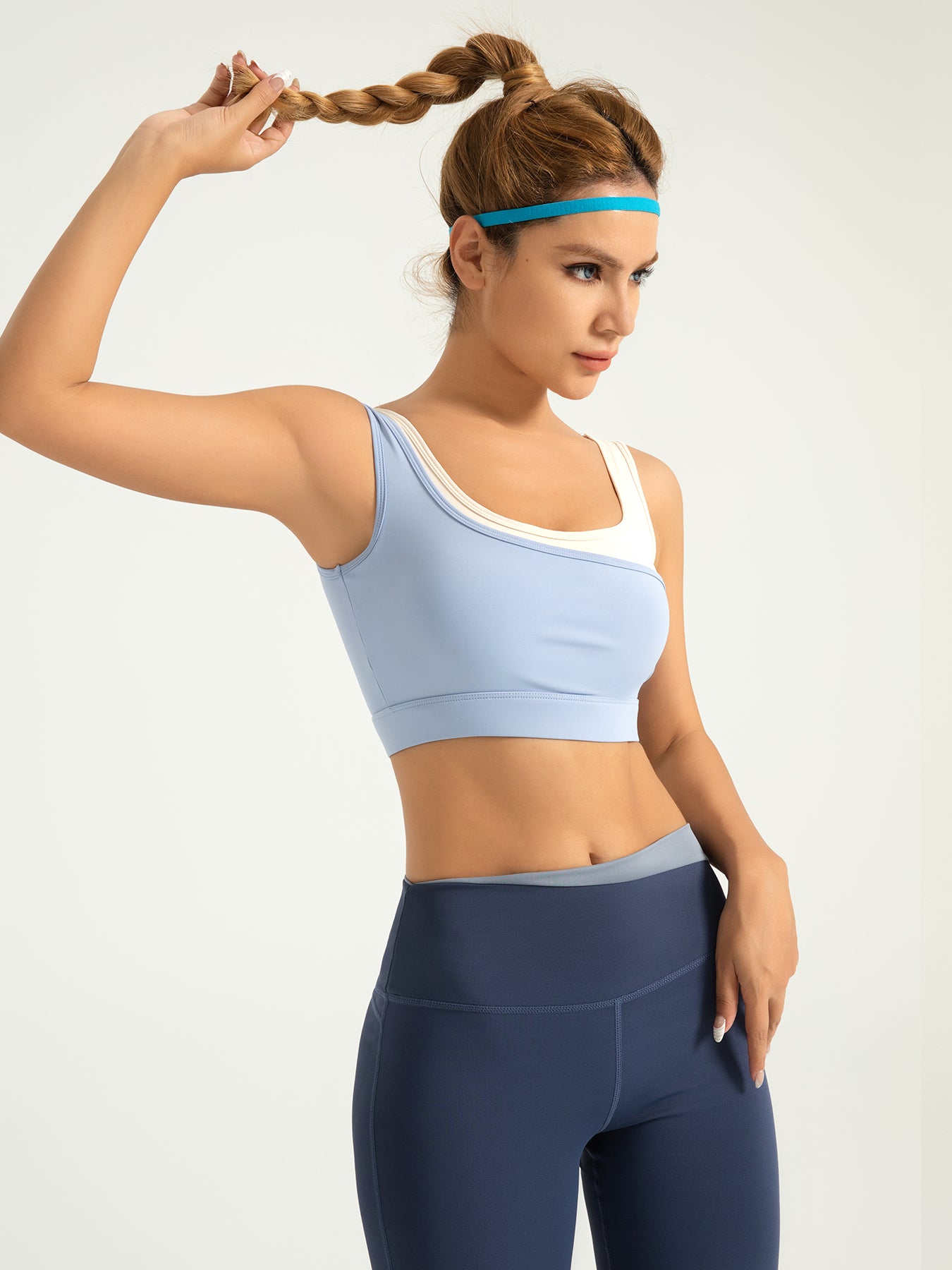 Color-blocked fashion sports bra