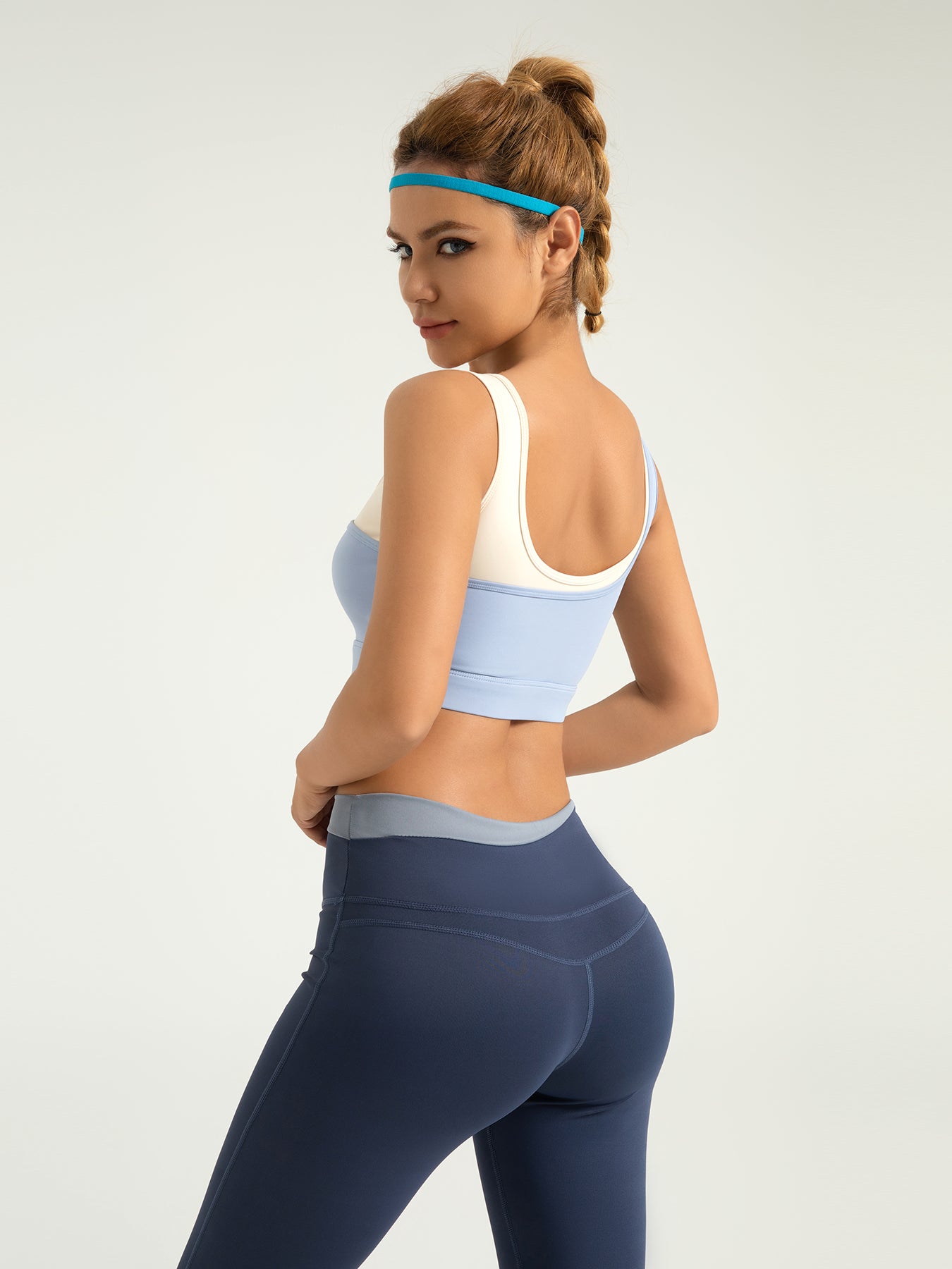 Color-blocked fashion sports bra