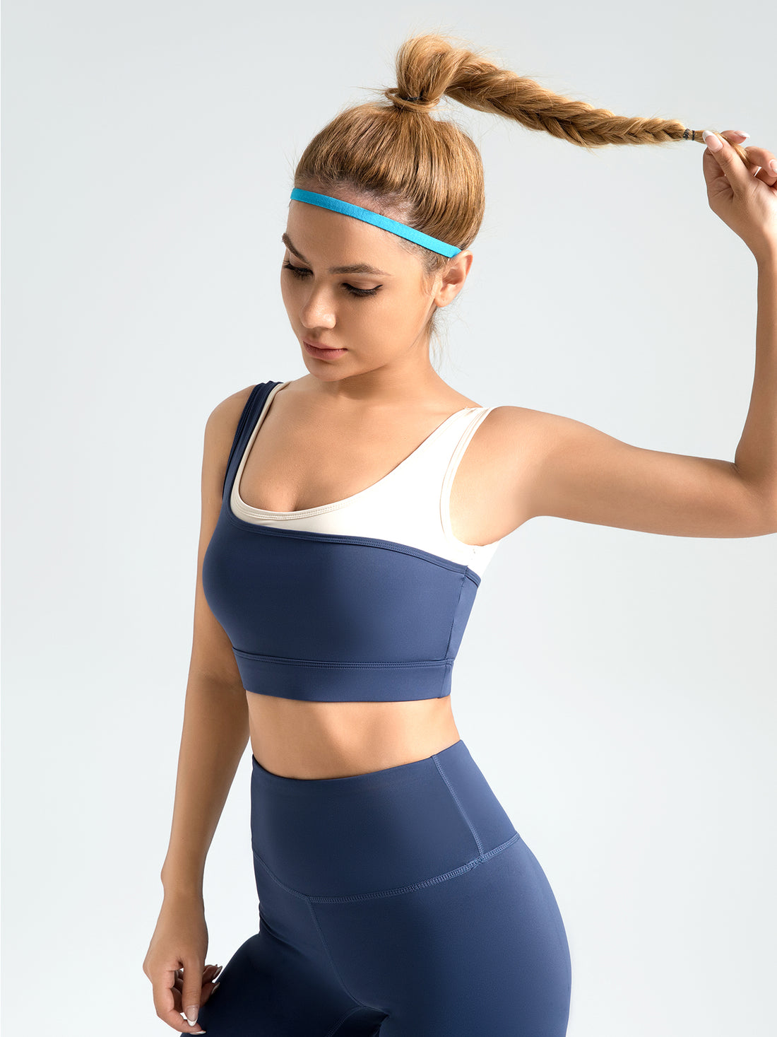 Color-blocked fashion sports bra
