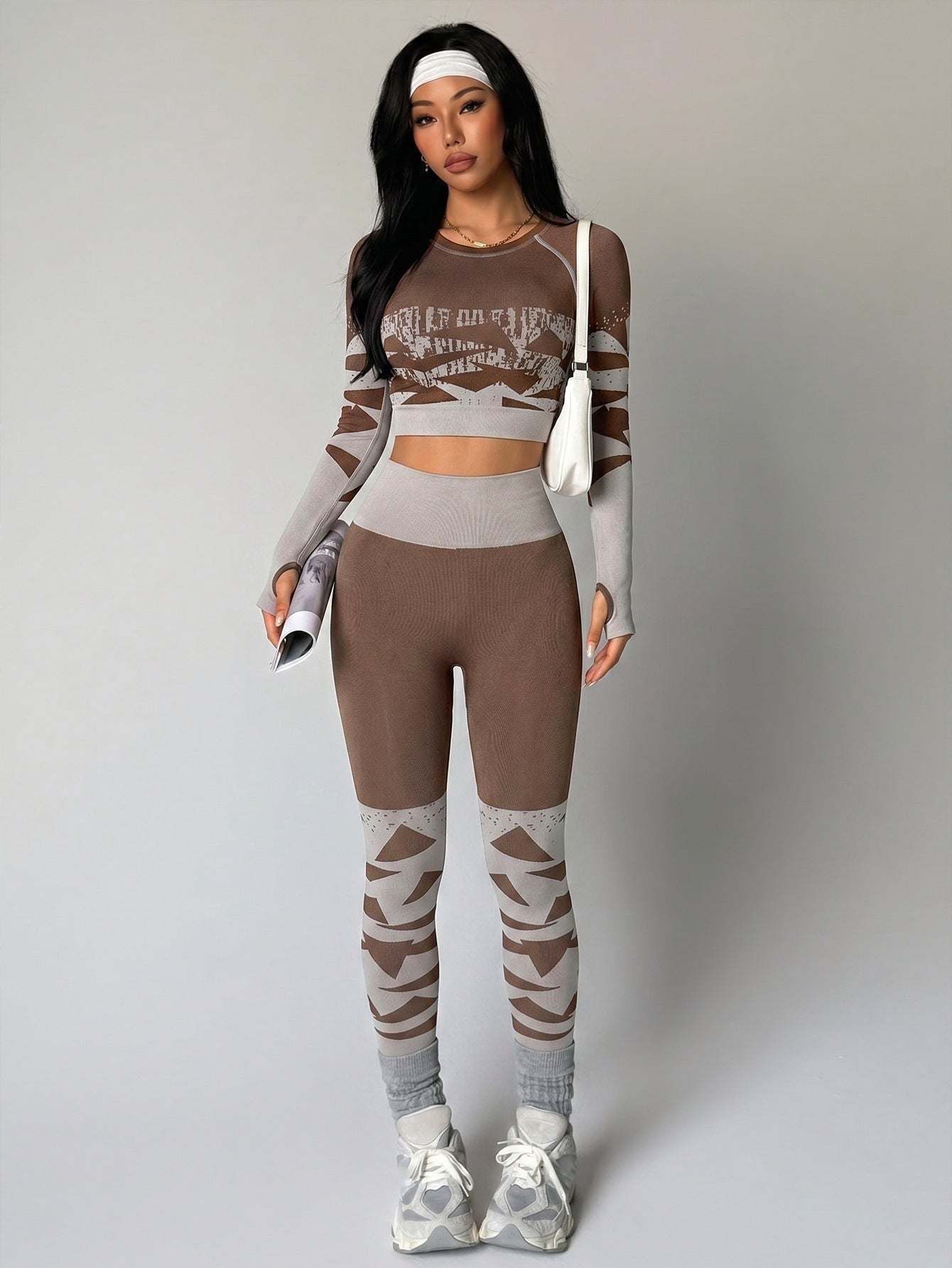 Lila Zen Snow Print Seamless Long Sleeve Crop Top & High-Waisted Leggings Set