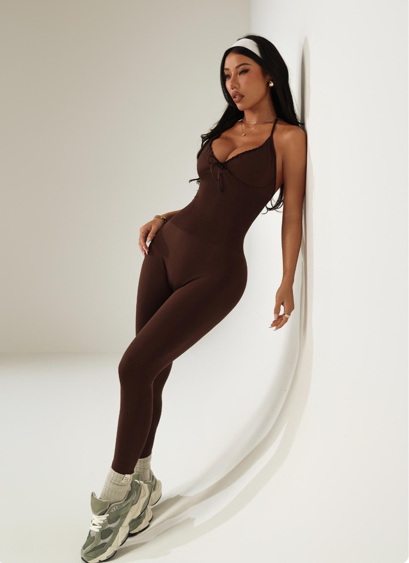 Lila Zen Fashionable and Sexy Halter-Neck Front-Strap Fitted Yoga Bodysuit