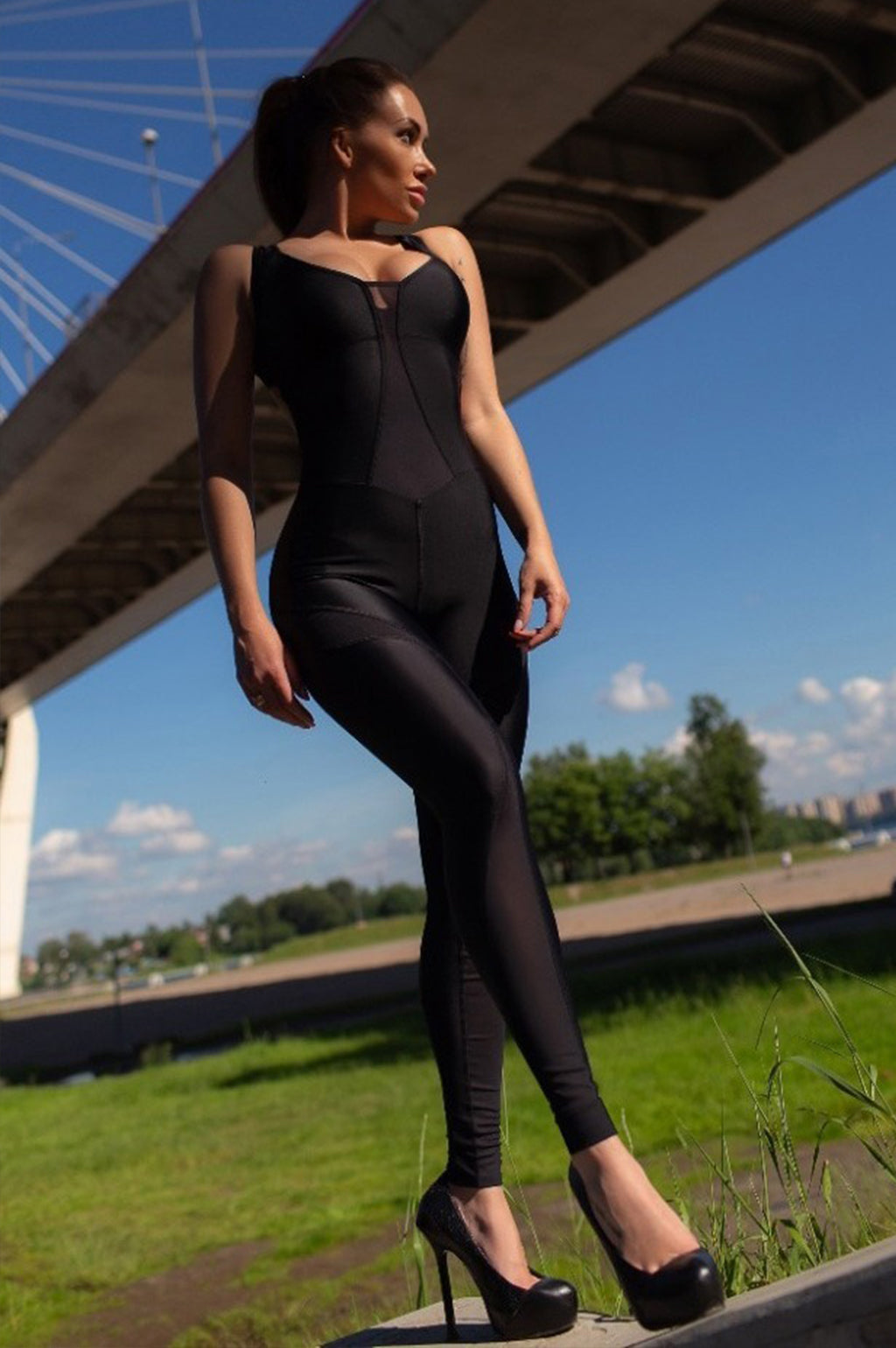 Mesh Panel Open-Back Sculpting Workout Jumpsuit