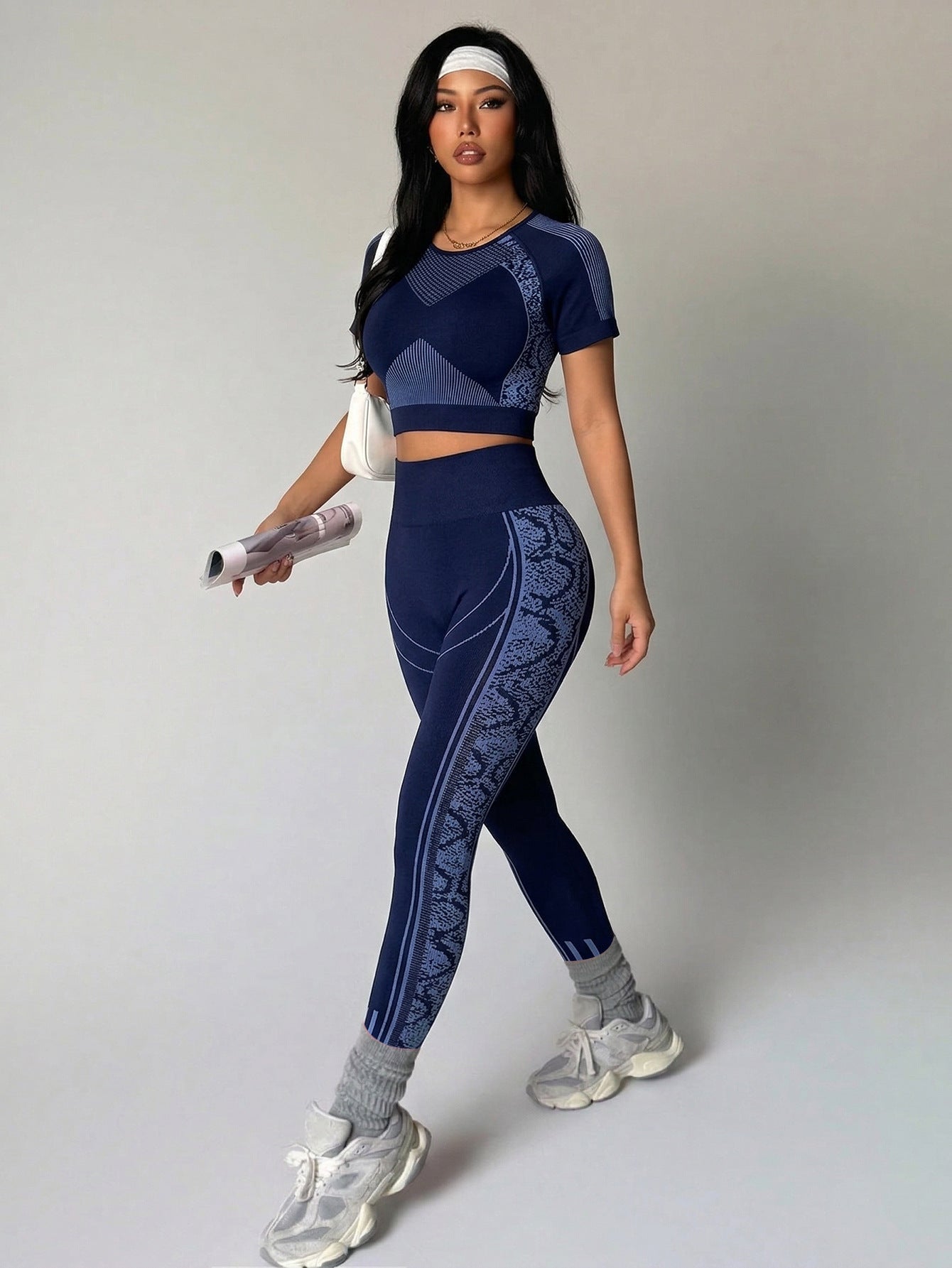 Lila Zen Seamless Short Sleeve Crop Top & High-Waisted Leggings Set