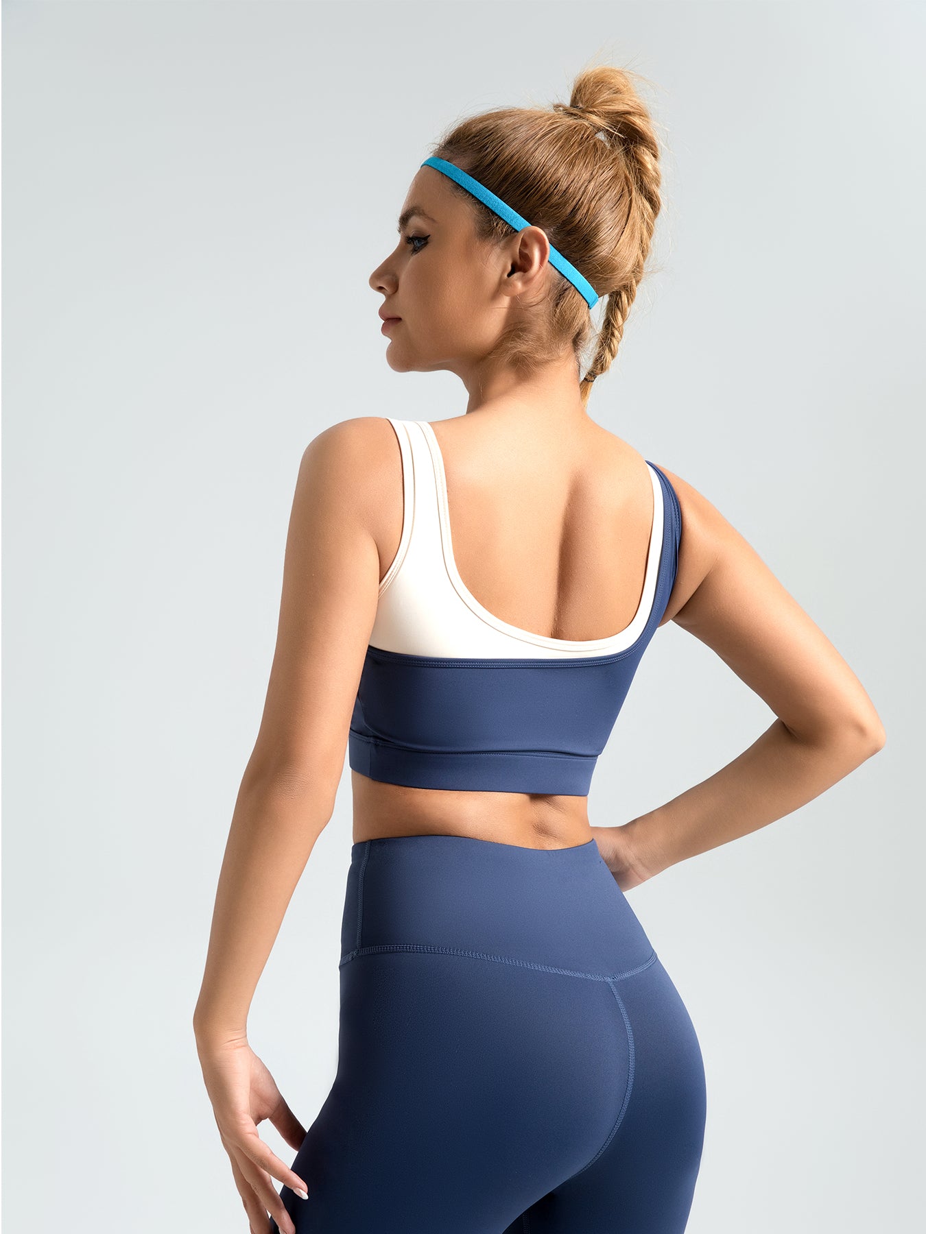 Color-blocked fashion sports bra