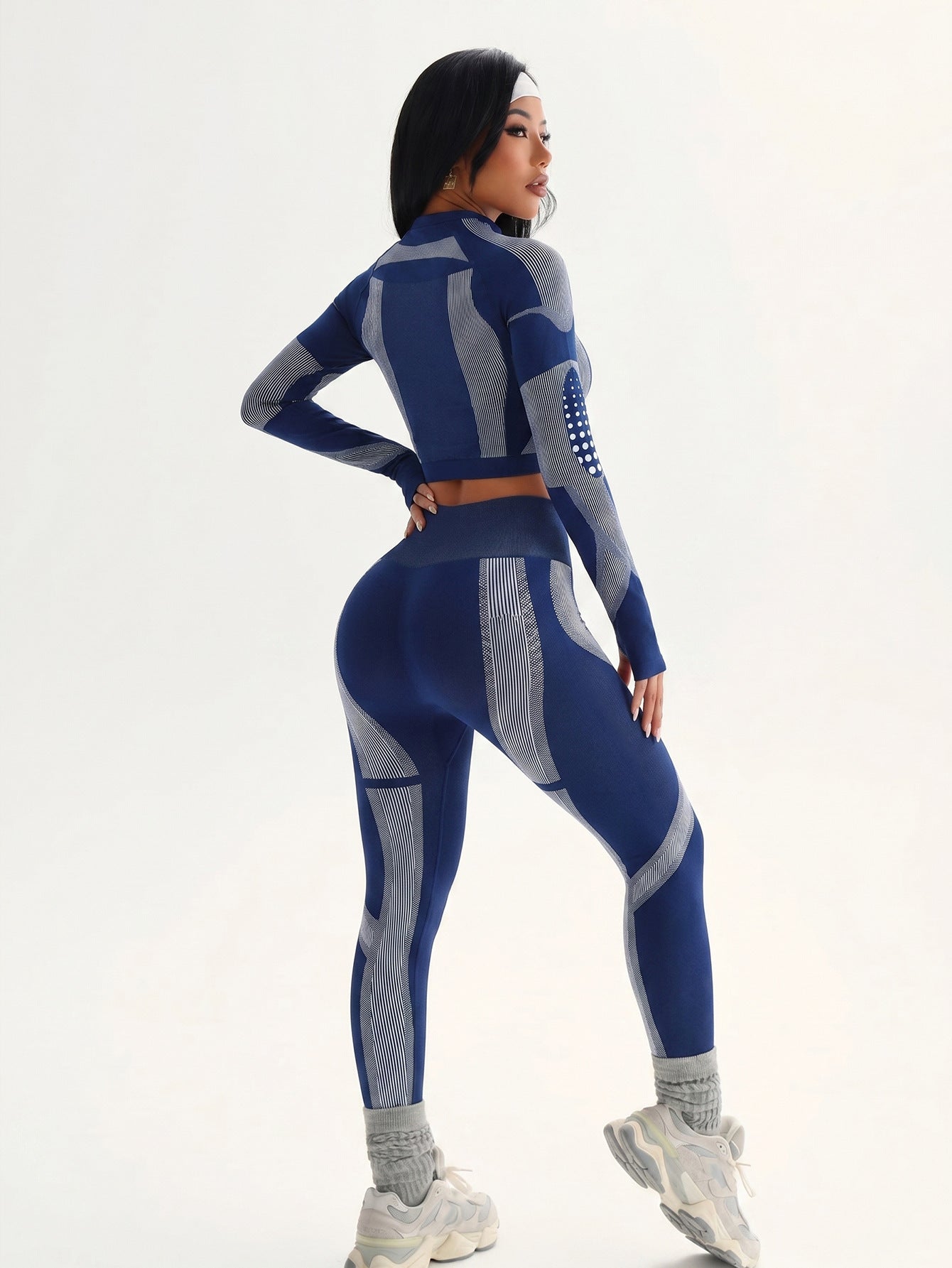 Lila Zen Contour Line Long Sleeve Crop Top & High-Waist Sculpting Leggings Set