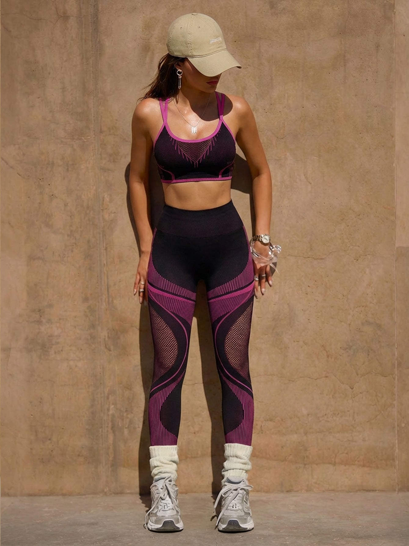 Lila Zen Seamless Mesh Panel Sports Bra & High-Waisted Leggings Set
