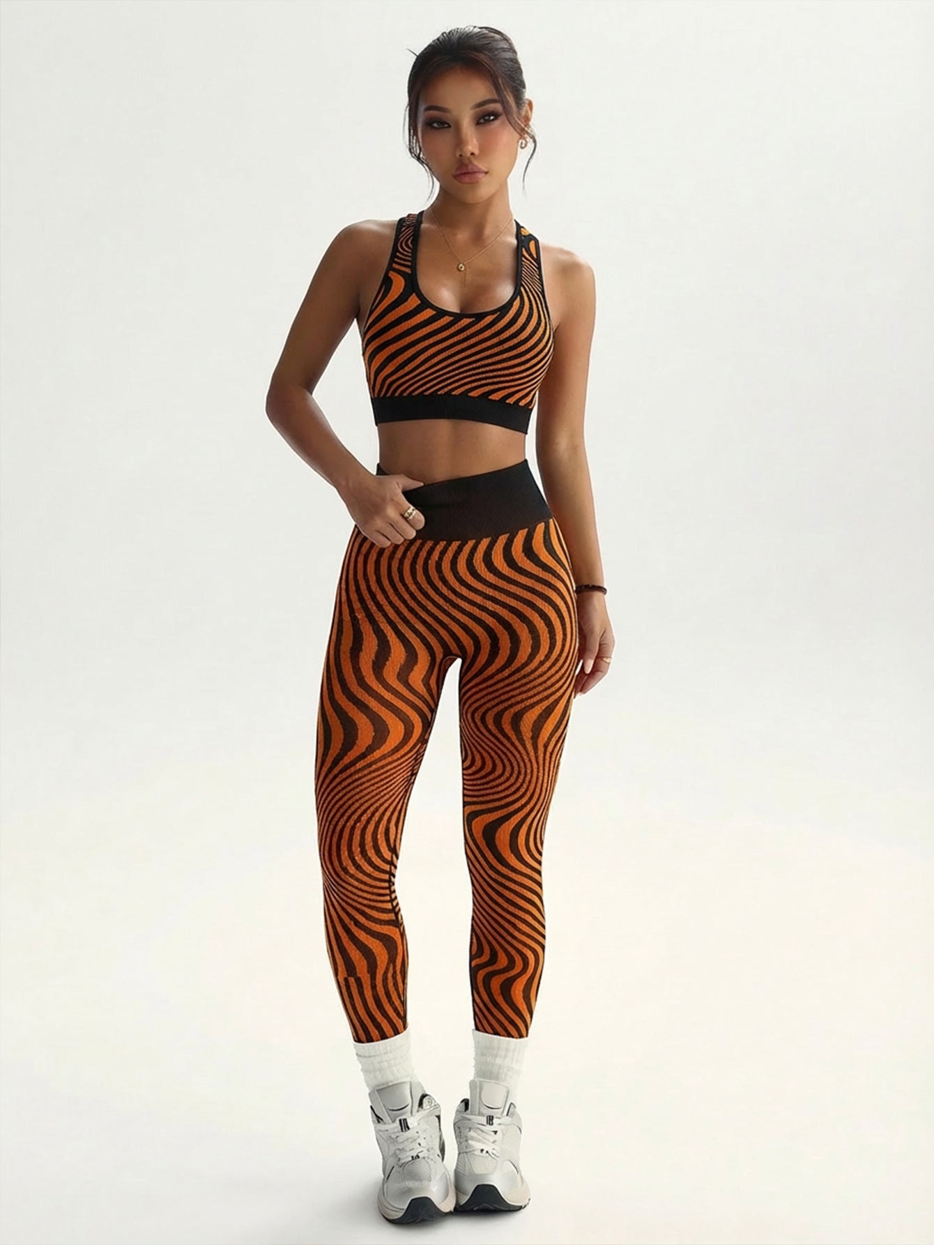 Lila Zen Seamless Wave Contour Sports Bra & High-Waisted Leggings Set
