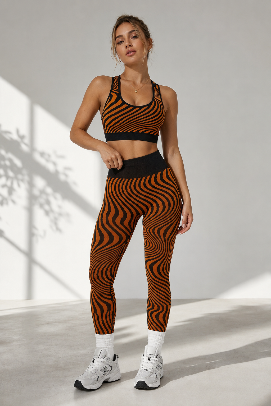 Lila Zen Seamless Wave Contour Sports Bra & High-Waisted Leggings Set