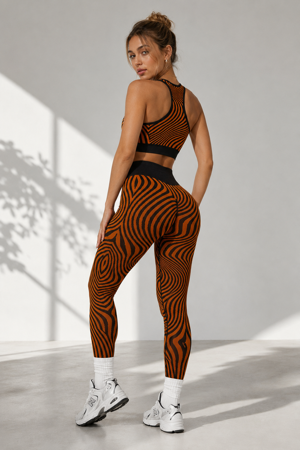 Lila Zen Seamless Wave Contour Sports Bra & High-Waisted Leggings Set