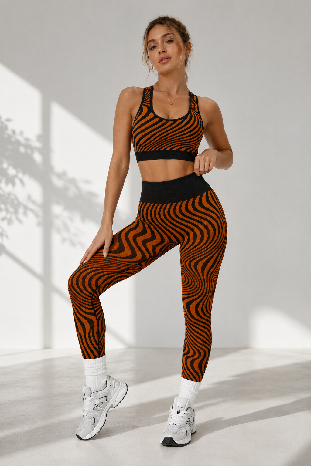 Lila Zen Seamless Wave Contour Sports Bra & High-Waisted Leggings Set