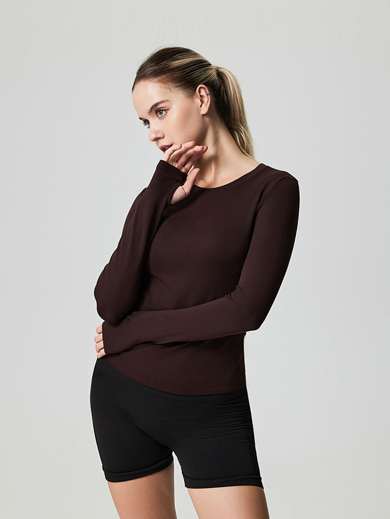 Lila Zen Classic round neck long-sleeved yoga top for women
