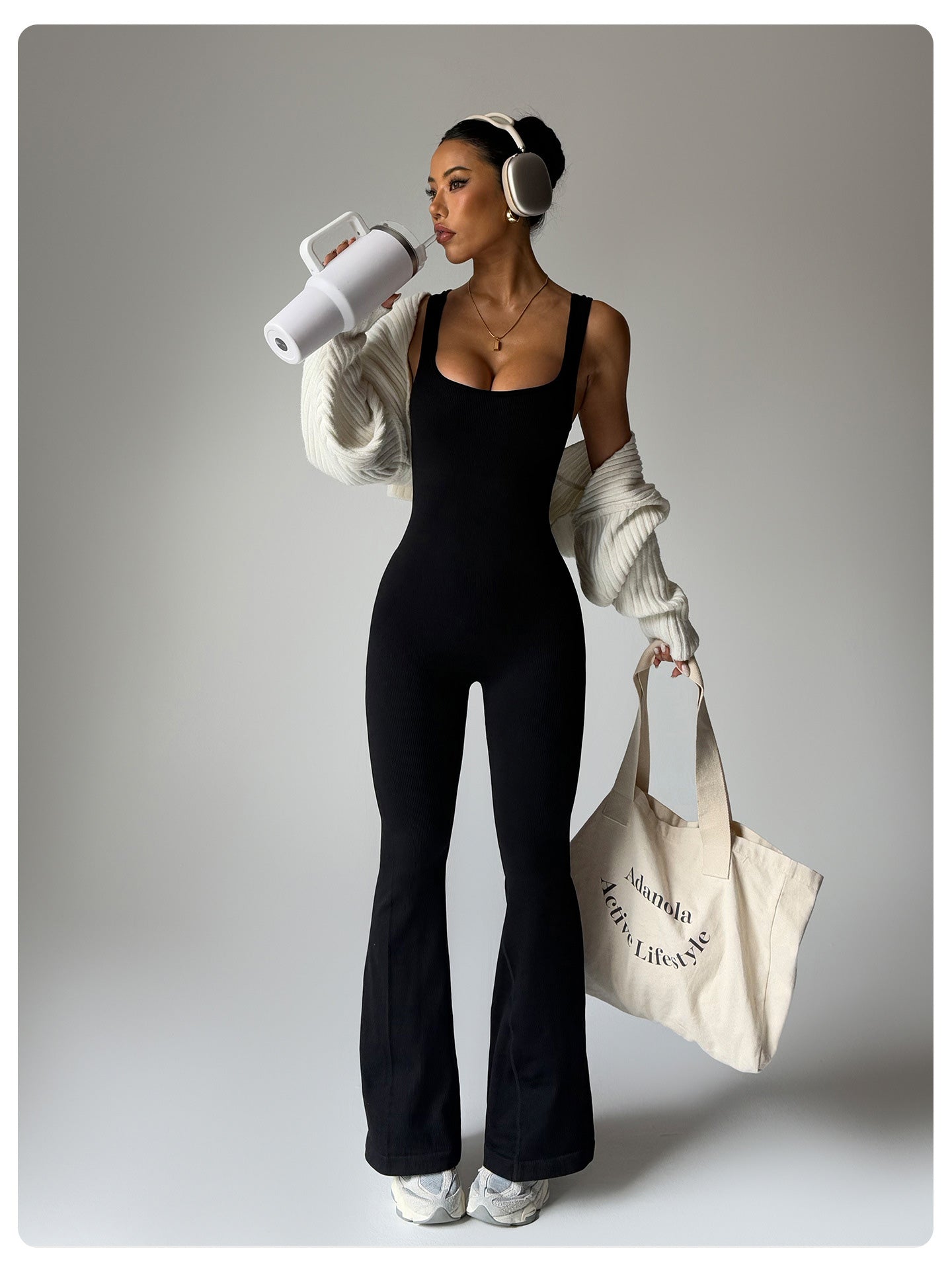 Lila Zen Solid Color Square Neck Fashion Sports Tank Top Sleeveless Yoga Flare Pants