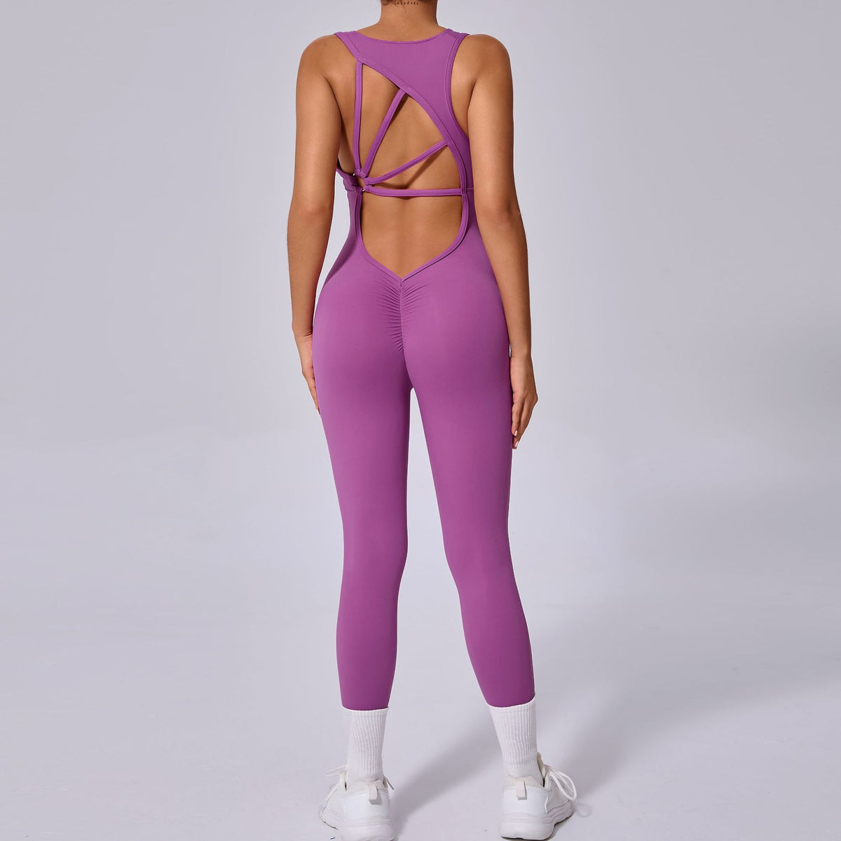Women's Sleeveless Fan-Back One-Piece Yoga Jumpsuit Solid Color Slim Fit Athletic Bodysuit for Running & Fitness