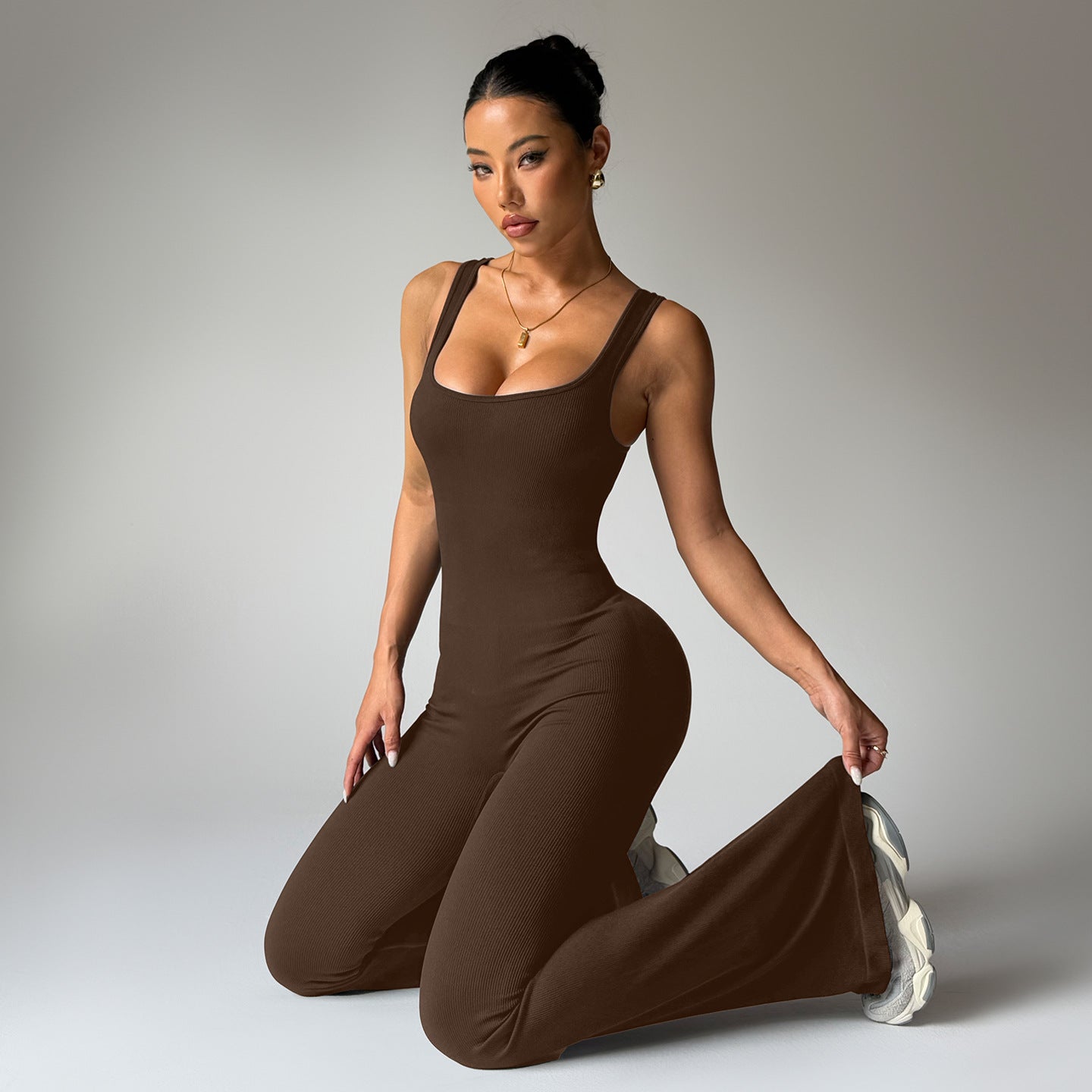 Lila Zen Solid Color Square Neck Fashion Sports Tank Top Sleeveless Yoga Flare Pants