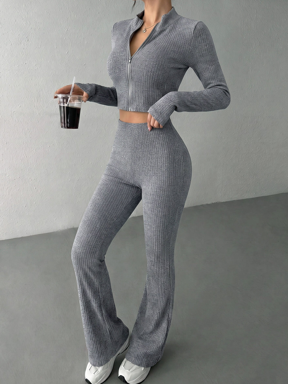 Women's 2-Piece Workout Set Zip Lapel Long Sleeve Crop Top & High Waist Butt Lifting Leggings