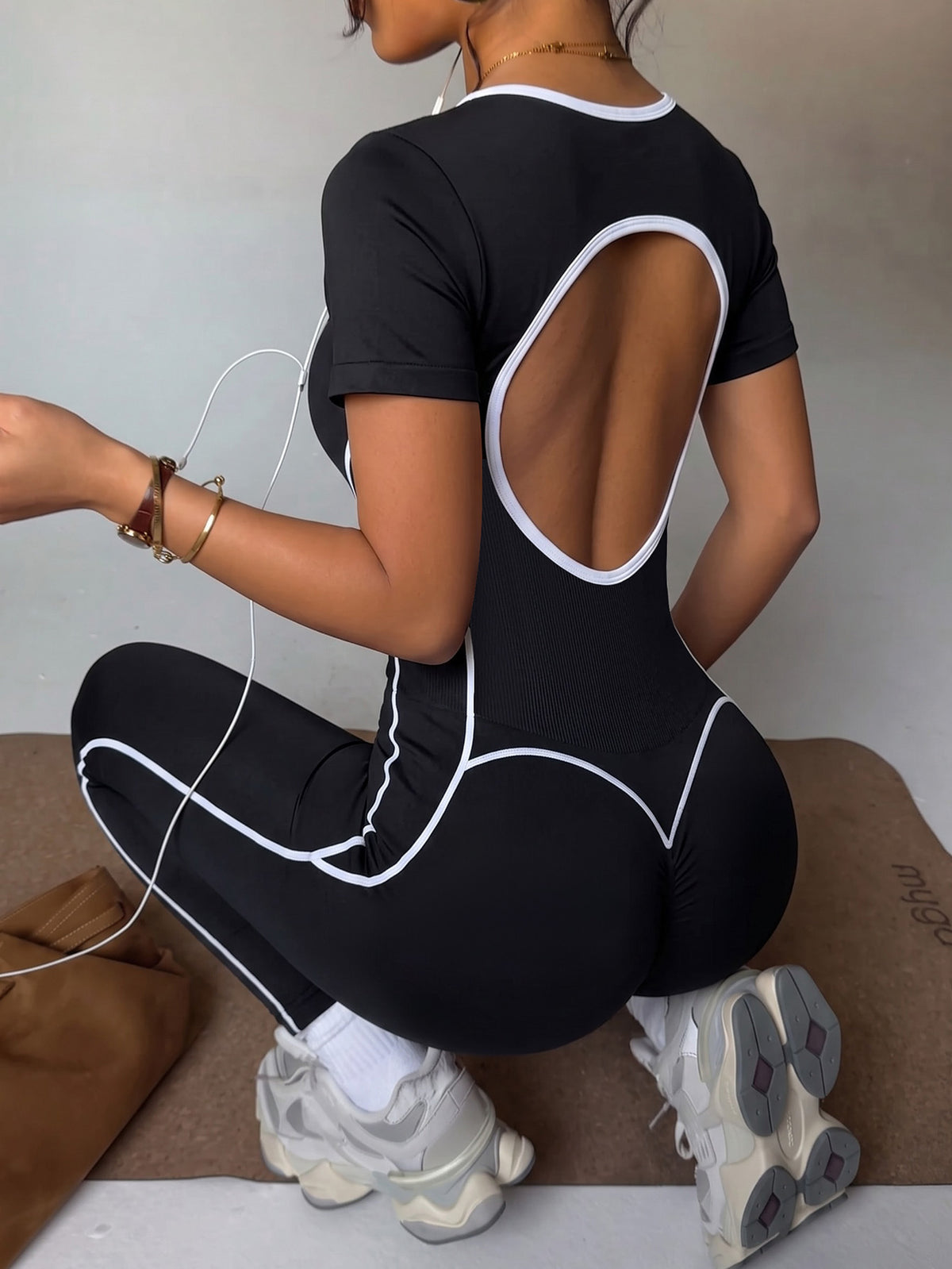 Women's Seamless Short Sleeve Workout Romper High Waist Tummy Control Backless Athletic Jumpsuit with Contrast Trim