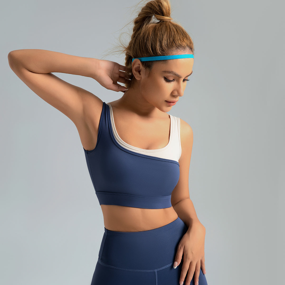 Color-blocked fashion sports bra